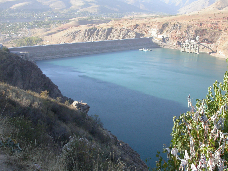 チャルヴァク・ダム（Charvak Dam）